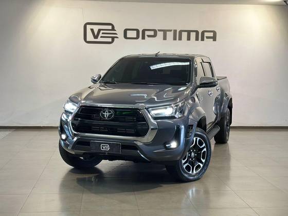 TOYOTA HILUX 2.8 D-4D TURBO DIESEL CD SRX 4X4 AUTOMÁTICO